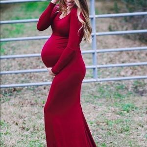 Maternity gown never worn